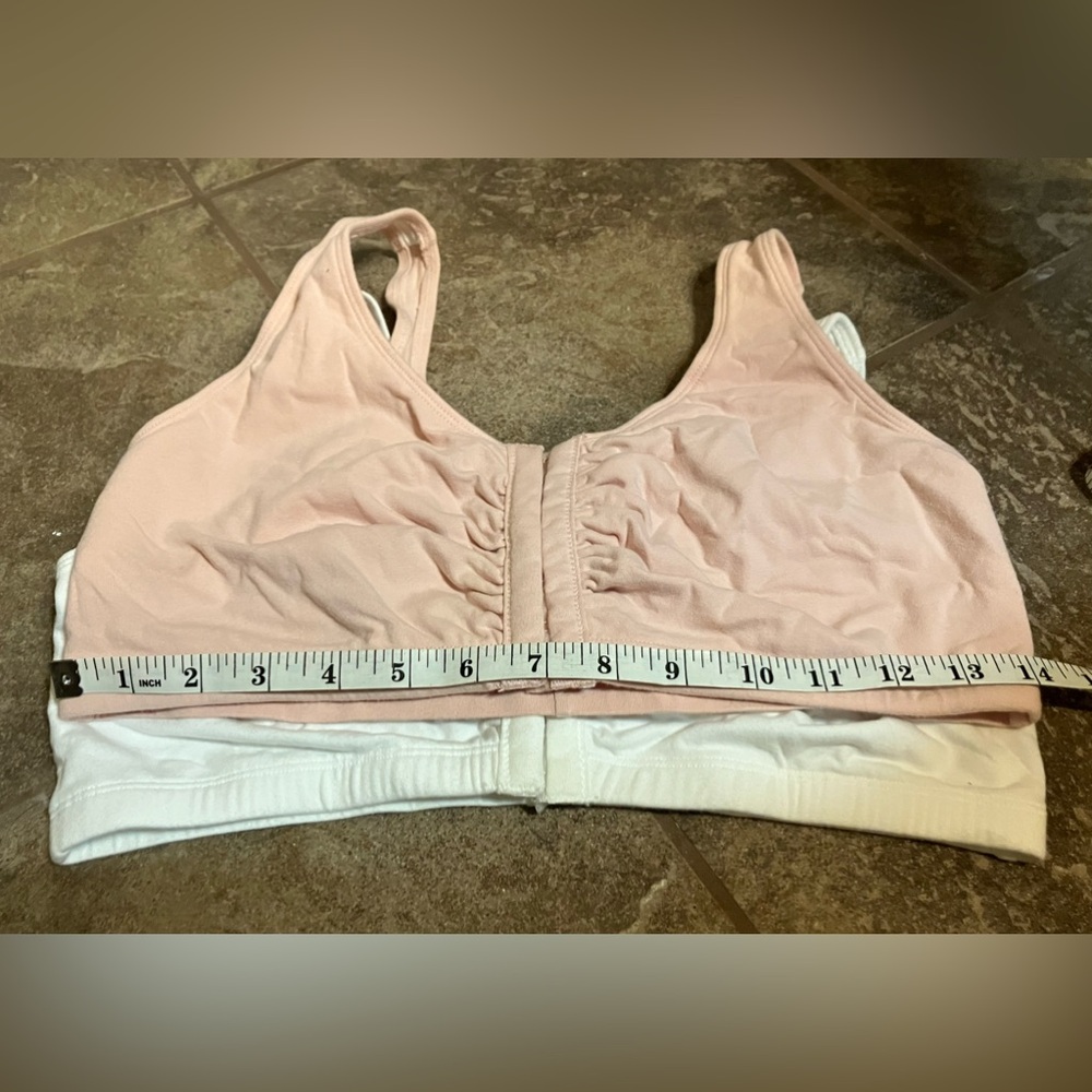 Two Fruit of the Loom front hook bras, 40 - Picture 7 of 8